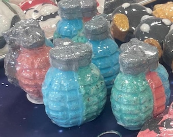 Grenade Surprise Bath bomb