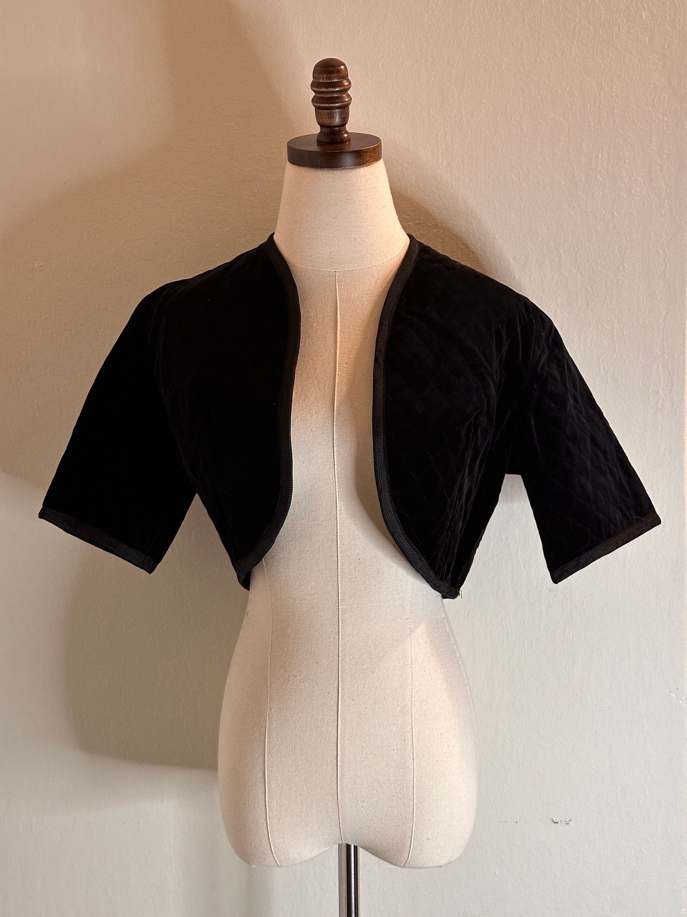 Quilted Velvet Short Sleeve Bolero