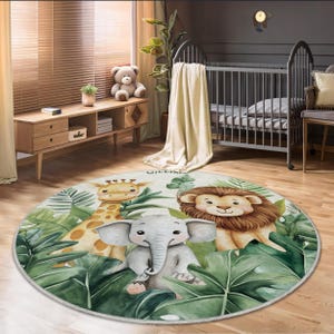 Personalisierter Safari Teppich für Kinderzimmer - Runde Spielmatte mit Namen - Kinderzimmer Teppich, Spielzimmer Dekor - Löwe, Elefant, Giraffe - individuelles Geschenk für Kinder