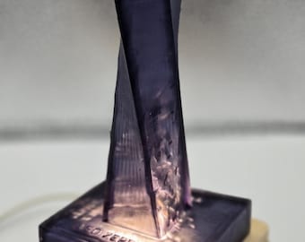 Led Zeppelin, la sculpture d&#39;objets ! Obélisque LED décoratif Presence Music. Lampe de bureau parfaite !