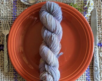 Old Fruit - Filato di lana merino/angora tinto a mano - Viola multicolore tenue