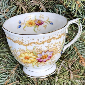 Royal Albert &quot; Gem&quot; teacup