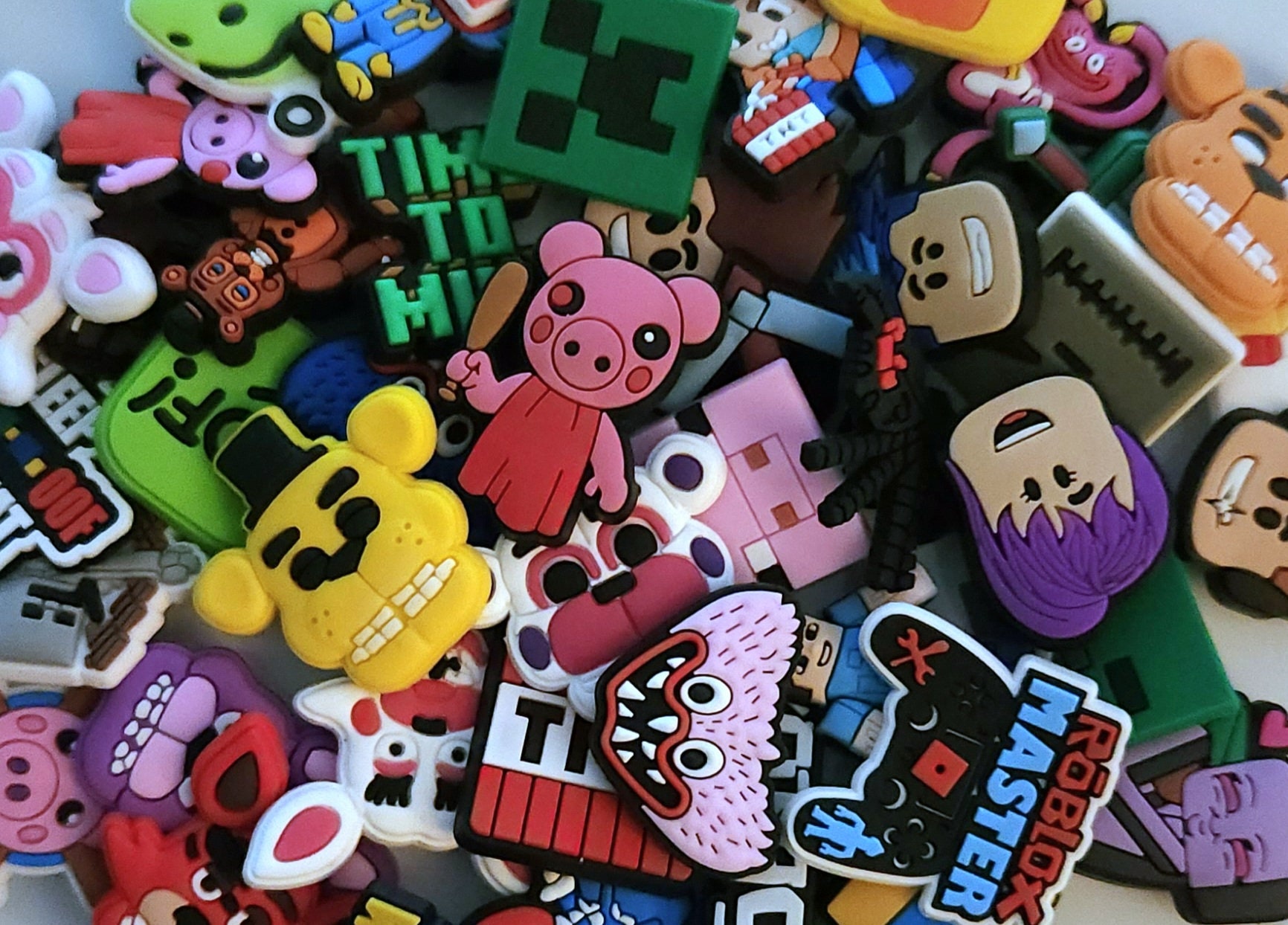 Poppy Playtime Button Pins Set, 12 pcs Huggy Wuggy Personagens Pins Saco  Acessórios para Jogo Salsicha Boca Fãs B-75mm