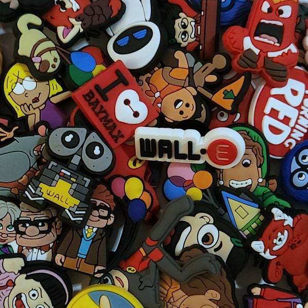 DIS. ANIMATED Croc Charms (8/11) | Big Hero | Wall-E | Up | Ratatouille | Incredibles | Inside Out | Lizzie McGuire | Turning Red