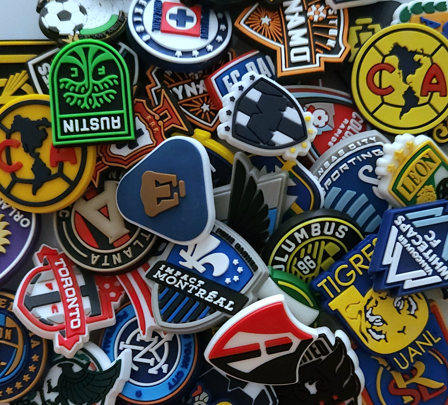 Soccer Collectibles: World Cup Soccer Pin Badge Mexico 86 Enamel