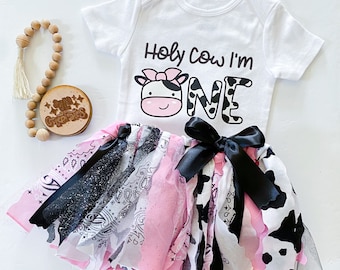 Holy cow I’m one 1st Birthday Outfit, holy cow I’m 1 first birthday party outfit, first birthday outfit