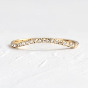 Gebogener dünner halbe Eternity Ehering, Mikro pflastern Moissnaite Ehering, runder geschnittener gebogener Wisp Band, Solid Gold halbe Kurve Ring Geschenk für sie