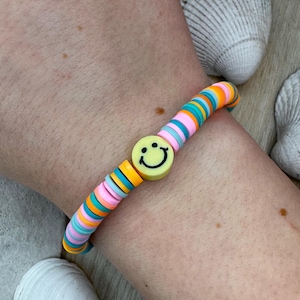 Cheerful smiley face beaded bracelet – colorful and fun