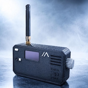 Meshtastic Heltec V3 skrivbordsnod med 18650-batteri, ESP32-S3 LoRa, roterande kodare, meddelande-LED och strömbrytare