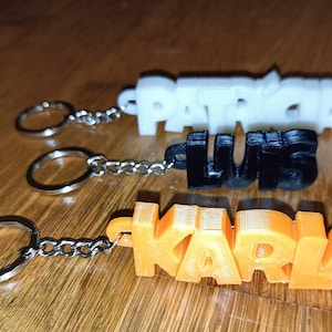Porte-clés nom 3D personnalisé - Étiquette imprimée personnalisée - Idée cadeau unique - Remplisseurs de sac de fête - Cartable - Cadeau de Noël unique