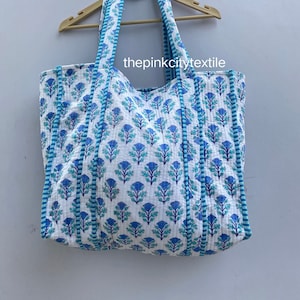 Handgedruckte reversierbare große Blumen Einkaufstasche Umweltfreundliche nachhaltige robuste Einkaufstasche handgemachte Boho Tasche Gesteppte Baumwolltasche