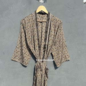 Floral Silk Kimono Robe: Vintage Style Lounge Wear