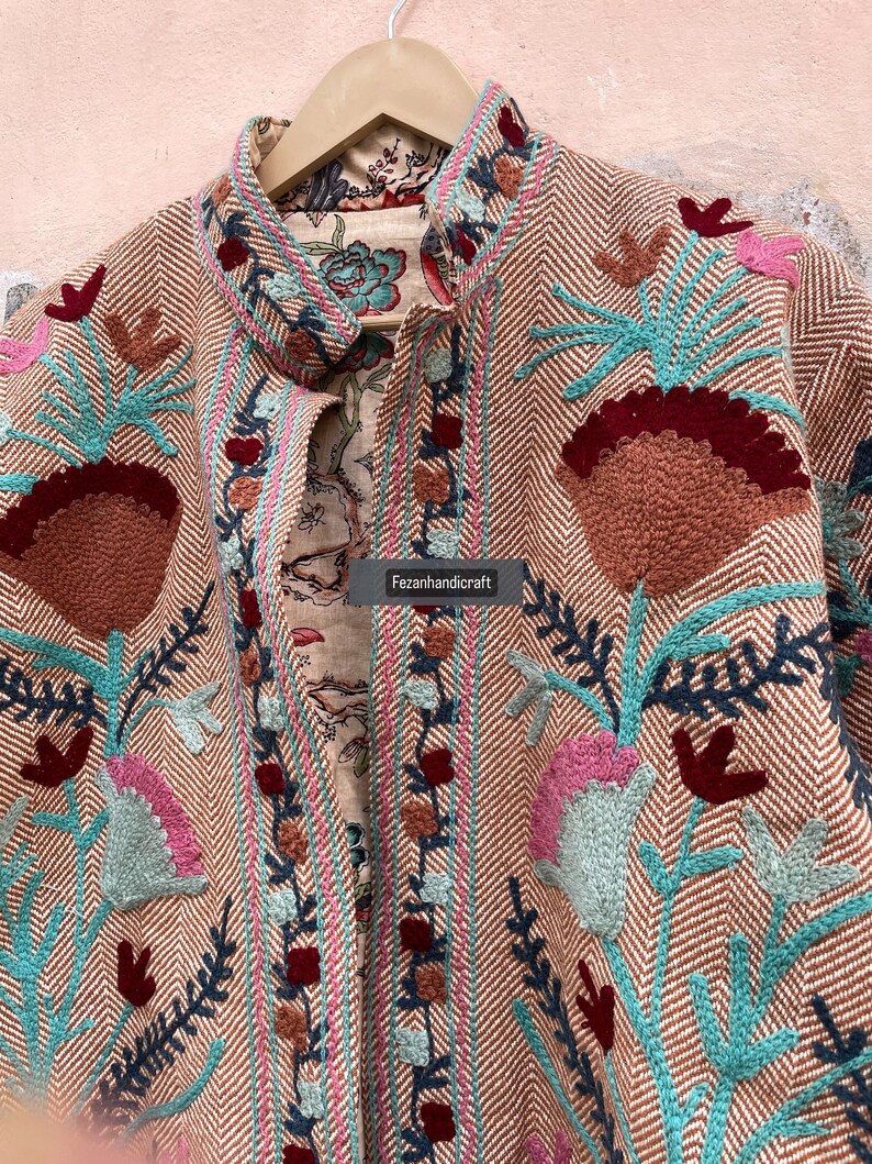 Manteau veste brodé main Suzani en coton, vestes d'hiver et d'été pour femmes, cadeau de demoiselle d'honneur, robe kimono, veste kantha florale de mariage, manteau image 4