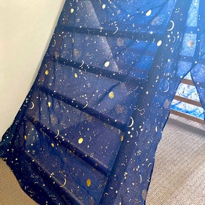 Stola Organdy Scarf - Bunga Merah Biru - Pithecanthropus Bali