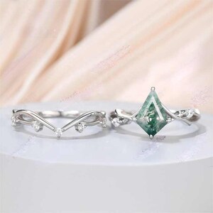 Vintage Kite Cut Green Moss Agate Engagement Ring Set / Solid 14k White Gold Round Cut Diamond Ring For Women / Personalize Anniversary Gift