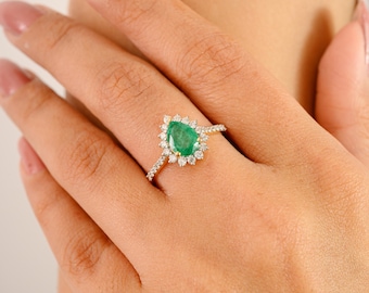 Delicado anillo de compromiso con esmeralda de corte pera de 8 x 6 mm / Anillo de lágrima con diamantes de oro amarillo auténtico de 14 k / Regalo de joyería para propuesta de matrimonio para cumpleaños de novia