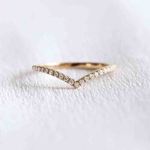 V Shaped Band, 1.4mm Diamond Wedding Band For Women, V Shape Ring, Chevron Band, Curved Wedding Band, Solid 14K Gold Ring, V Wedding Band