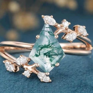 Vintage Kite Cut Green Moss Agate Engagement Ring Set / 14k Rose Gold Marquise Cut Diamond Ring For Women / Unique Bridal Wedding Ring Set