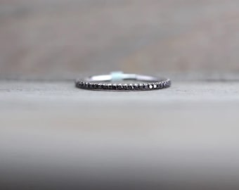 Schwarzer Diamant Ehering, volles Eternity Band, Stapelring für Frauen, echtes 14k Weißgold Bandring, stapelbarer Ring, Diamant Ehering