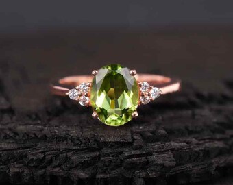 Anillo de declaración de peridoto, anillo de diamantes de oro de 14 k, anillo de peridoto ovalado, anillo de peridoto único, joyería de peridoto, anillo de piedra de nacimiento de agosto, regalo para ella