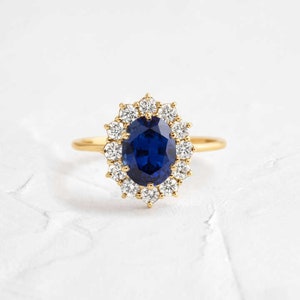 4カラット 天然ロイヤルブルーサファイアリング | オーバル 6 x 8 mm サファイア ハロー カクテルリング | ダイアナ妃をイメージした婚約指輪 | 誕生石ジュエリー