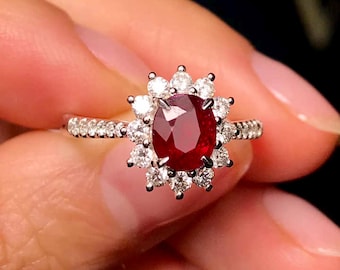 0.84 TCW Natürlicher Burma Rubin Ring / 14k Solid Gold Diamant Halo Ehering / Juli Geburtsstein Brautgeschenk Ring / Edelstein Minimalistischer Ring