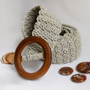 Beige crochet belt, Bohemian belt with wooden buckle, Hand knit vegan belt