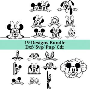 Puede incluir: Un conjunto de 19 diseños de personajes de dibujos animados en blanco y negro, incluyendo Mickey Mouse, Minnie Mouse, Donald Duck y Pluto. Los personajes se muestran asomándose por encima de una línea horizontal. El texto dice "19 Designs Bundle Dxf/ Svg/ Png/ Cdr."