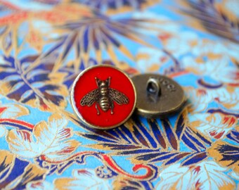 Vintage Gucci Bee Red Stumped Button. 18 mm