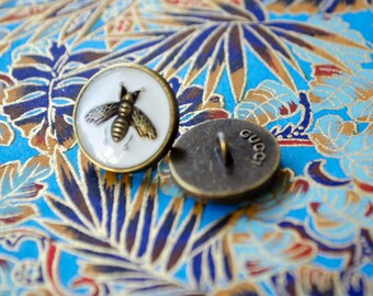 Vintage Gucci Bee White Stumped Button. 18 mm