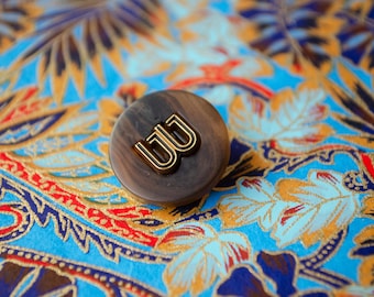 Vintage Balmain B Logo Brown Acrylic Button. 20 mm