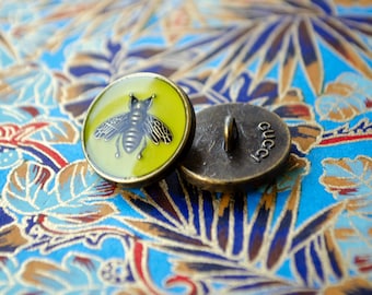 Vintage Gucci Bee Green Stumped Button. 18 mm