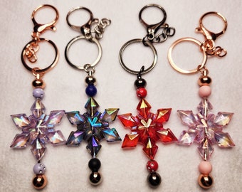 Llavero grande con forma de estrella, llavero decorativo con cuentas.
