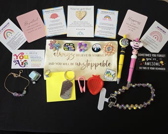 Kit de relajación y bienestar para aliviar la ansiedad: juguetes antiestrés, tarjetas de afirmaciones, herramientas para aliviar el estrés.