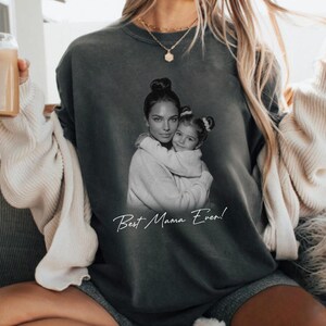 Maglietta personalizzata "Best Mama Ever" con la tua foto, regalo per la festa della mamma, maglietta con foto di famiglia. immagine 4