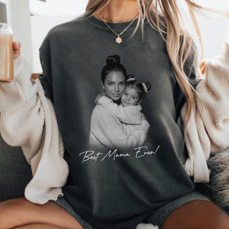 Maglietta personalizzata "Best Mama Ever" con la tua foto, regalo per la festa della mamma, maglietta con foto di famiglia. immagine 4