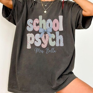 Personalized School Psych Shirt, Custom School Psychologist Name Tee, Patchwork Bow Back to School T-Shirt, School Counselor Gift