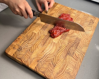 Personalized Teak Wood Cutting Board,Engraved Cutting Boards with Non-slip Rubber Feet,Housewarming Gift,Wedding Gift,Chopping Board