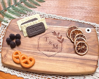 Personalized Charcuterie Board Wedding Gift,Custom Cheese Board,Gifts for the Couple,Engagement Gift,Housewarming Gift,Settlement Gift
