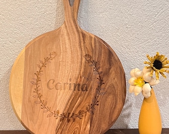 Family Pizzeria Personalized Pizza Board,Custom Round Pizza Paddle,Gifts for the Couple,Wedding Gift,Engagement Gift,Housewarming Gift