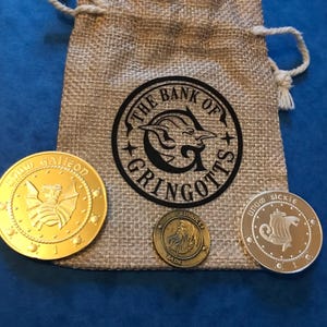 Film Perimeter Harry Potter Gringotts Moneta commemorativa Distintivo Potters Gold Elf Money Bag Galeone d'oro Regalo di compleanno 3 monete e sacchetto
