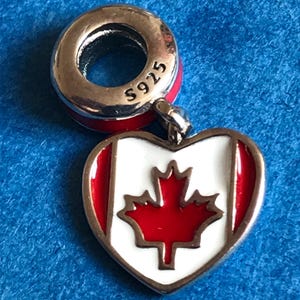 Kanada Charme Echtes 925 Silber kommt in einem schönen niedlichen Samtbeutel Familie Liebe kanadisches rotes Ahornblattherz