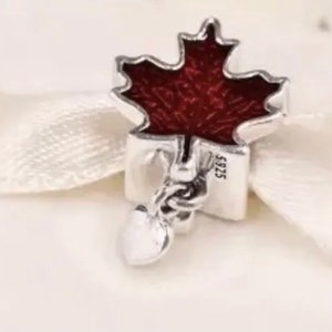 Kanada Charme echt 925 Silber kommt mit einem schönen niedlichen Samtbeutel Familie Liebe kanadisches rotes Ahornblatt rot
