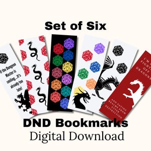 以下が含まれることがあります： さまざまなデザインのDNDブックマーク6個セット。各ブックマークは、サイコロ、ドラゴン、「I'm busy fighting off dragons」などのフレーズを含む、異なる配色とテキストを表示します。