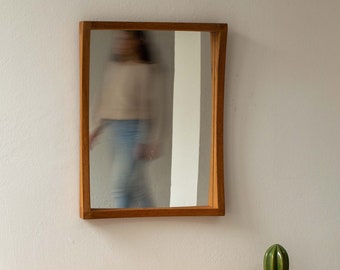 Handgefertigter Wandspiegel aus Eichenholz, moderner Spiegel mit abgerundeten Kanten