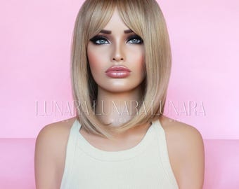 Perruque Synthétique Courte Blond Doré Clair - Frange 25cm - Taille Bonnet Moyen +4 - Neuf Sans Étiquettes
