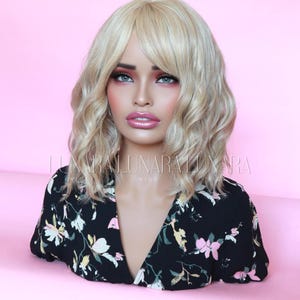 Light Beige Blonde Bob Wig "DAISY"