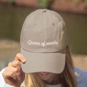 Maqueta de sombrero de papá clásico con piedra Maqueta de sombrero de papá con piedra de Yupoong Maqueta de gorra de béisbol Printful Maqueta de gorra de estilo de vida de piedra Maqueta de sombrero de sarga de piedra