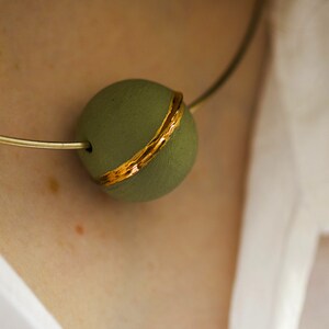 MIRTA contemporary necklace - BORDER COLLECTION - customizable necklace - green and gold necklace - wedding gift