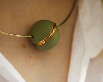 MIRTA contemporary necklace - BORDER COLLECTION - customizable necklace - green and gold necklace - wedding gift